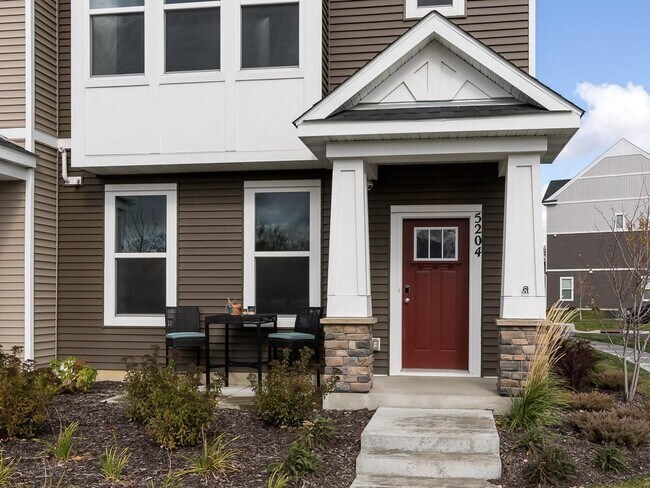 Foto del edificio - 5204 Hampton St NE