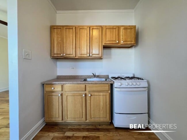 Building Photo - 0 bedroom in CHICAGO IL 60625
