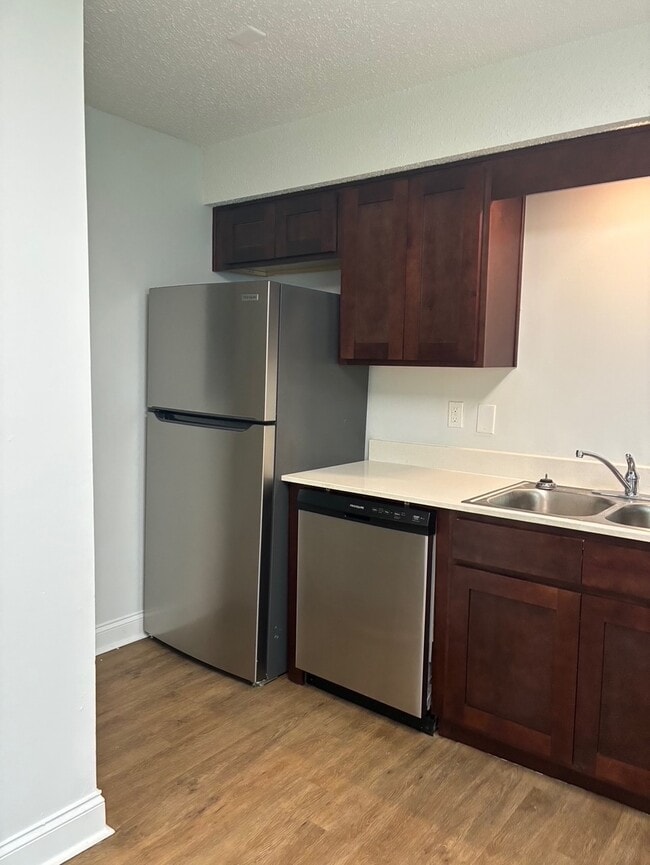 Building Photo - 365 Rio Vista Dr