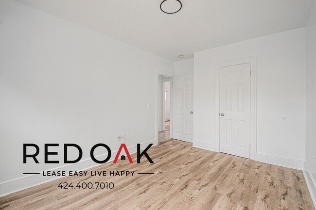 Building Photo - 708 N Gramercy Pl