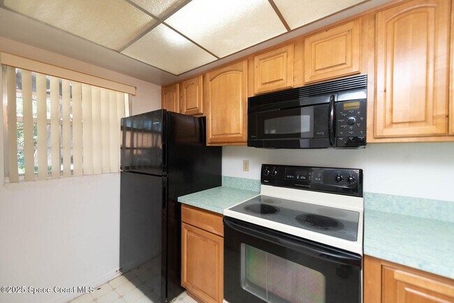 Building Photo - 3059 Sir Hamilton Cir