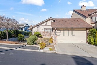 Building Photo - 1654 Sugarloaf Dr