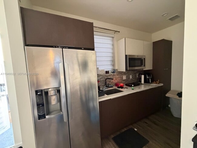 Foto del edificio - 10518 NW 66th St