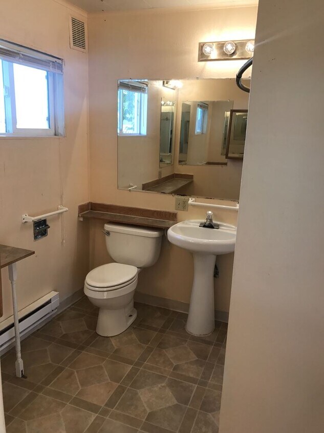 4459 Airway Dr NE, Moses Lake, WA 98837 Room for Rent in Moses Lake