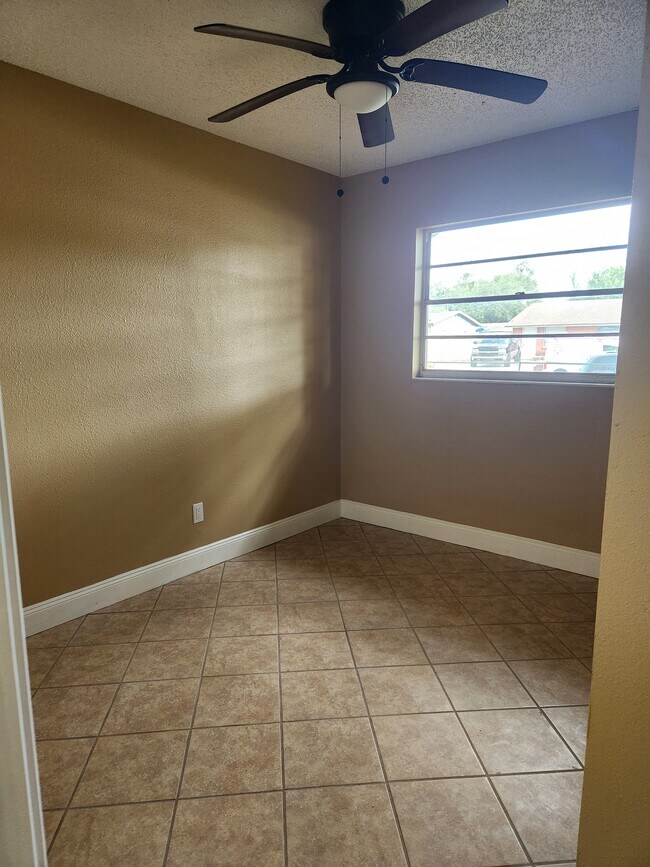 Building Photo - 608 60th Avenue Dr W