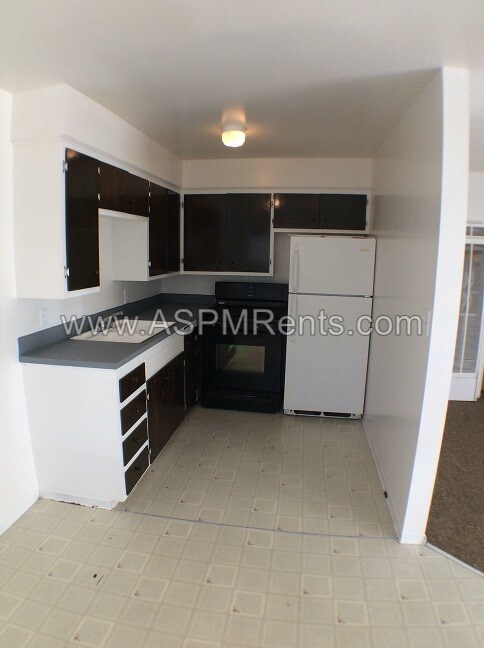 Building Photo - 457 E Warnock Ave
