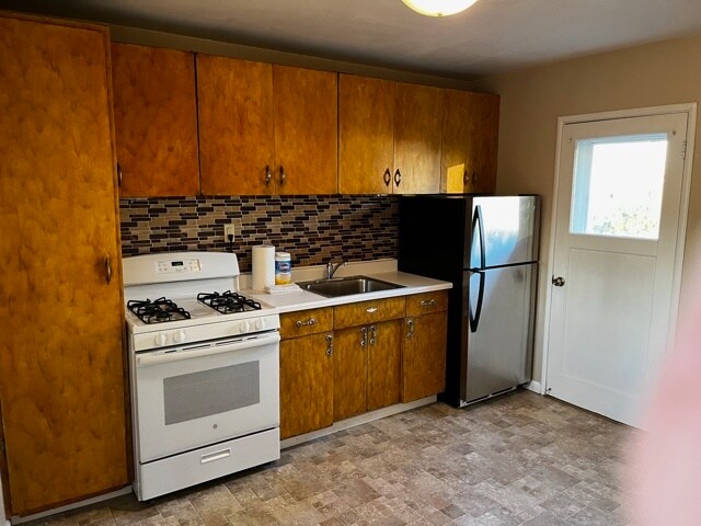 Primary Photo - 217 Lux Ave