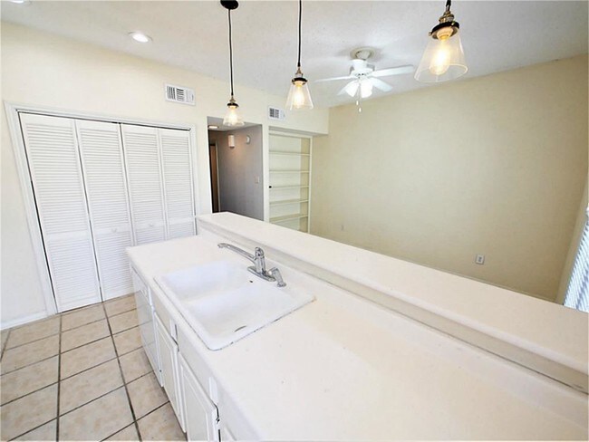 Building Photo - 5922 Woodway Place Ct