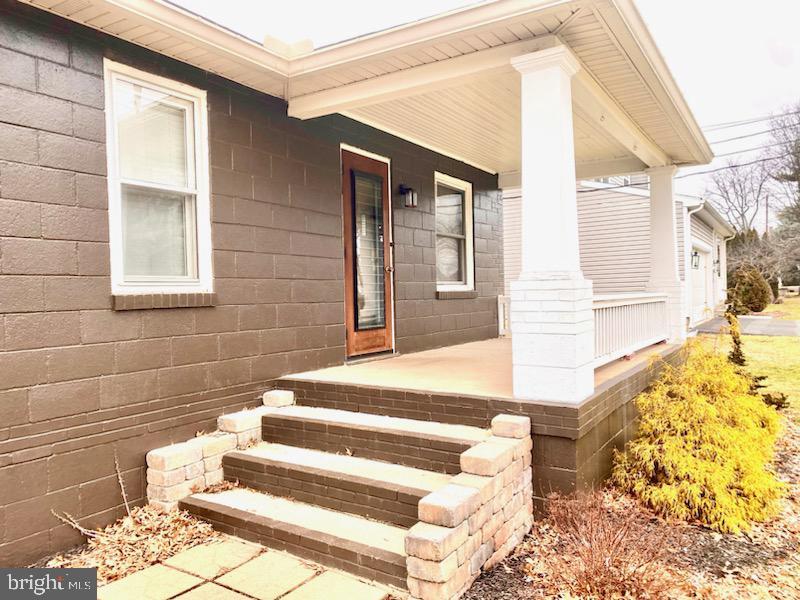 Primary Photo - 1735 Wilson Ave