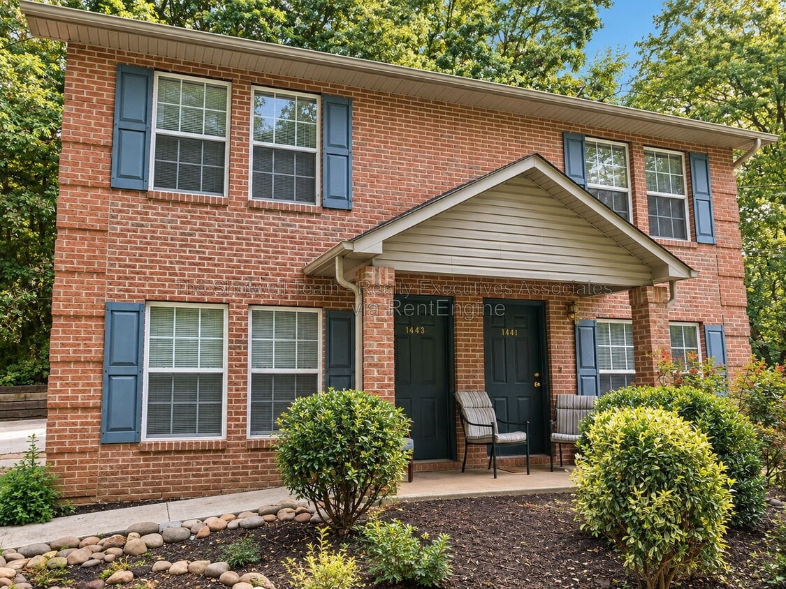 Photo - 1443 Schoolcraft Way