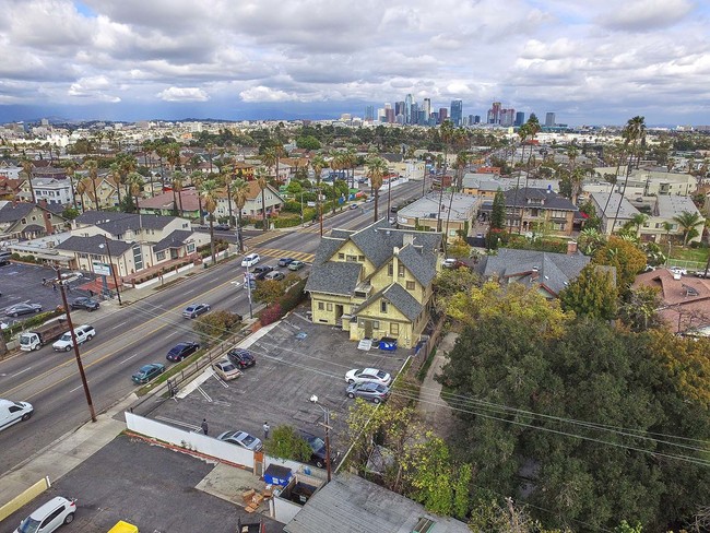 Building Photo - 1903 S Harvard Blvd