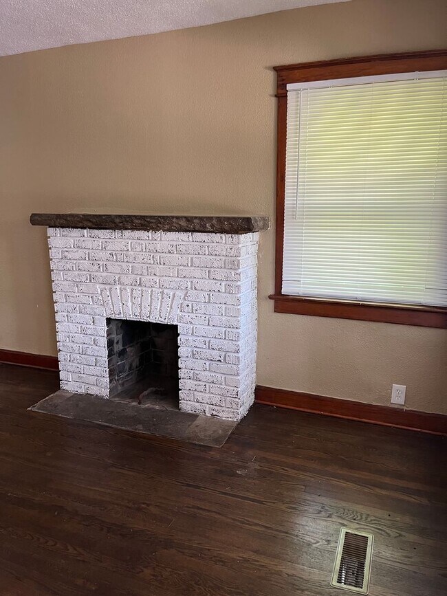 Building Photo - Cute 3 bedroom 1 Bath Home for rent!