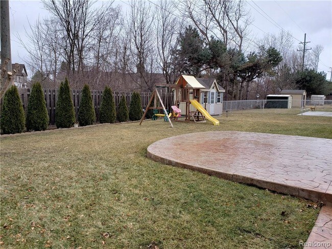 Building Photo - 17523 Merryweather St