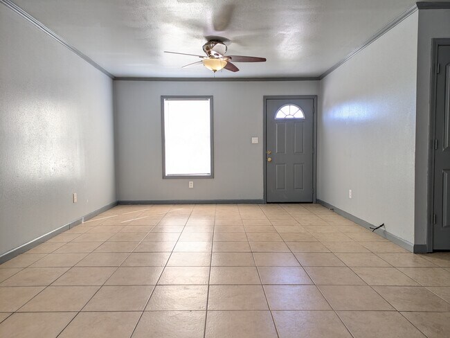 Sala de estar - 807 21st St