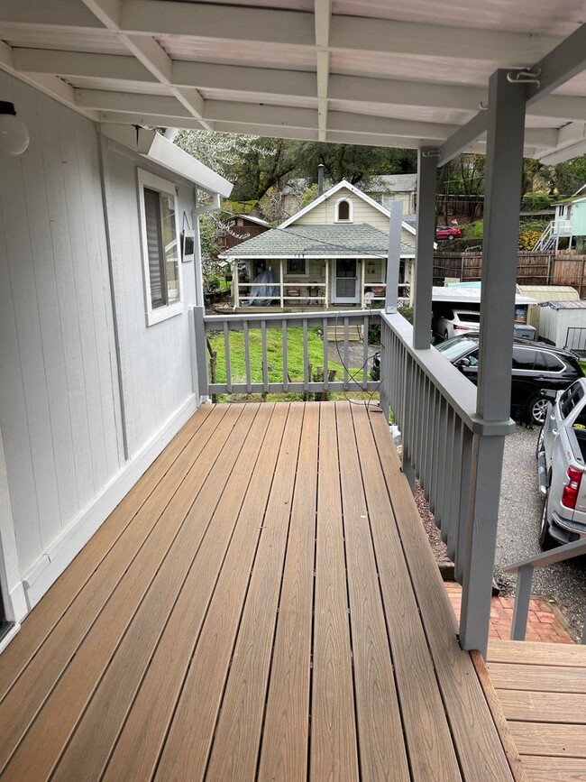 Foto del edificio - Quaint 2 Bedroom, 1 Bath House: Steps Away from Historic Old Town Auburn