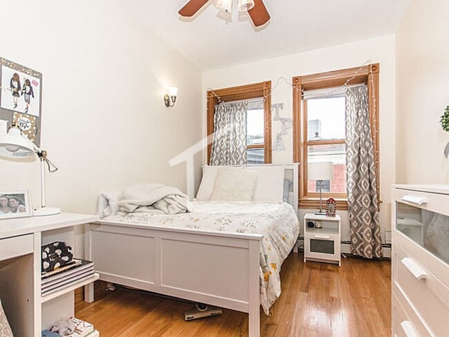 Foto del edificio - HOT BEACON HILL LISTING!!!!!!