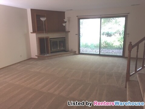 Building Photo - 100E South Dr