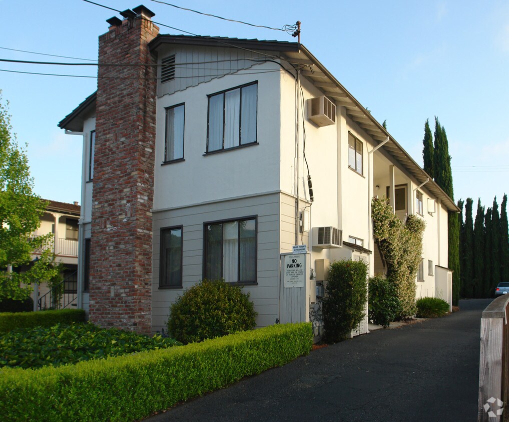 Building Photo - 3606 Bickerstaff Rd