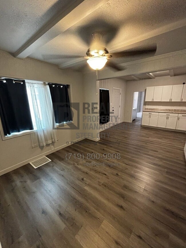 Foto del edificio - 1428 E Orman Ave