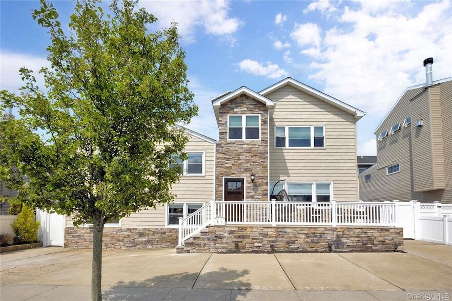 Primary Photo - 81 Barnes St