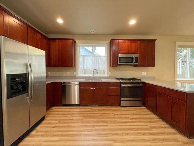 Photo - Fantastic South Tabor Home with Attached Garage, Washer/Dryer, A/C