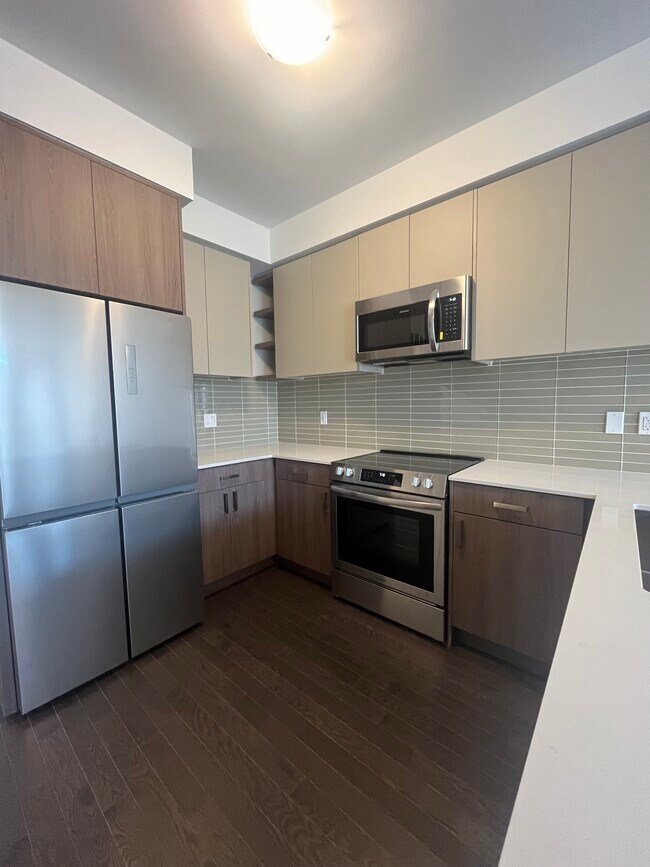 Building Photo - 80 Green Gardens Blvd