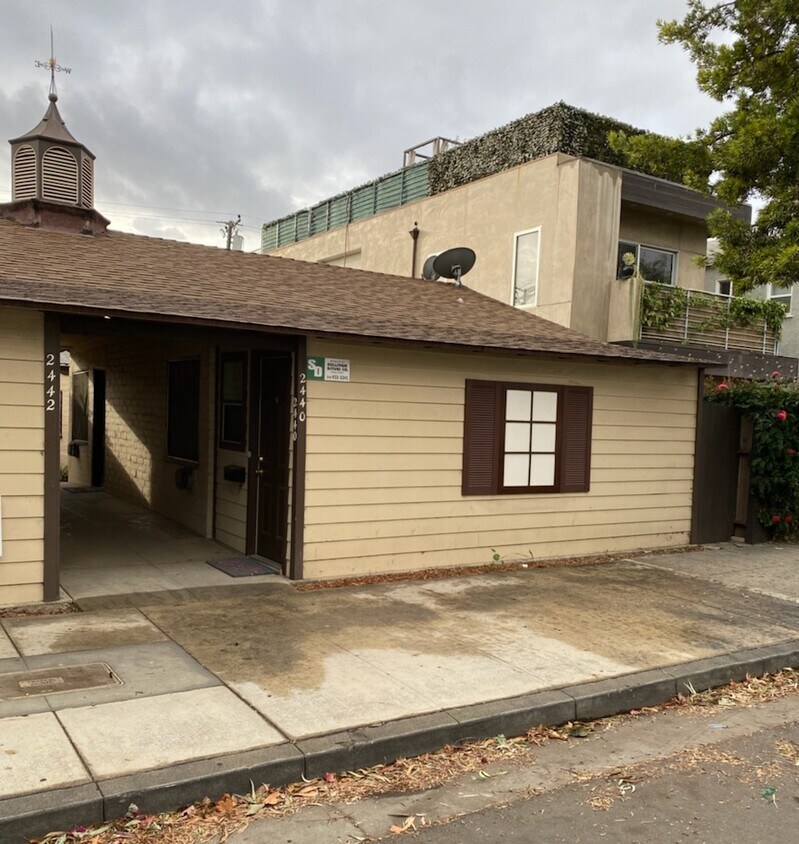 Primary Photo - 2440 Ocean Park Blvd