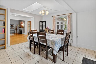 Building Photo - 204 Roat St