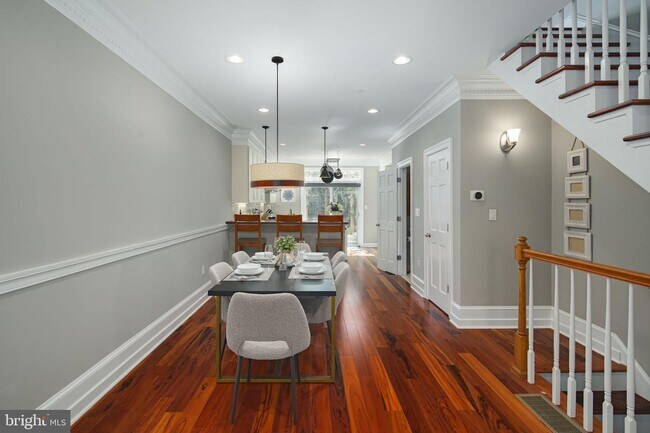 Foto del edificio - 2520 Brown St