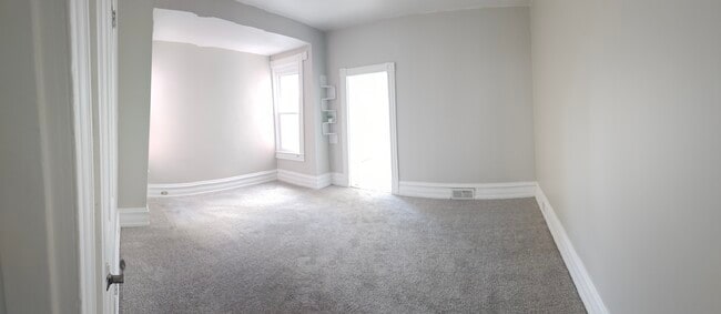 Building Photo - 820 N 4th St