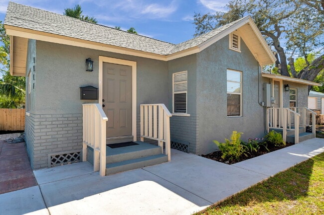 Charming 2-Bedroom Home with Optional Over... - Charming 2-Bedroom Home with Optional Over...