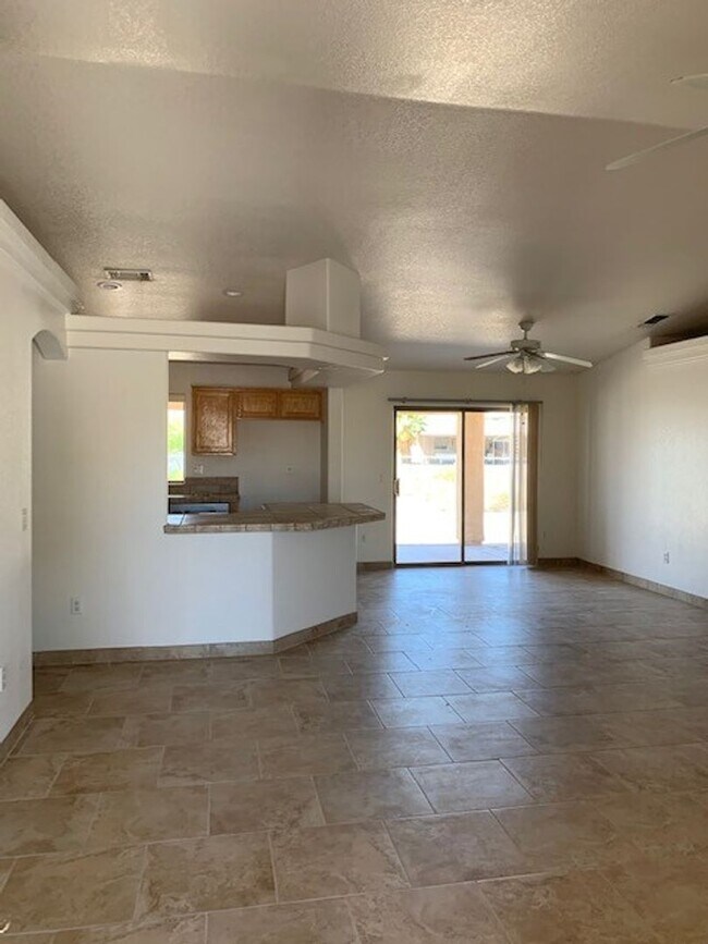 Foto del edificio - Unfurnished Full Time