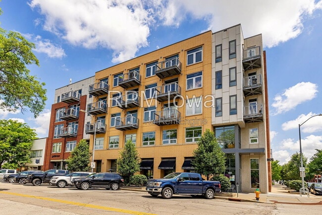 Building Photo - 309 E 5th St