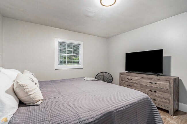 Building Photo - 2167 Dresden Parc Cir
