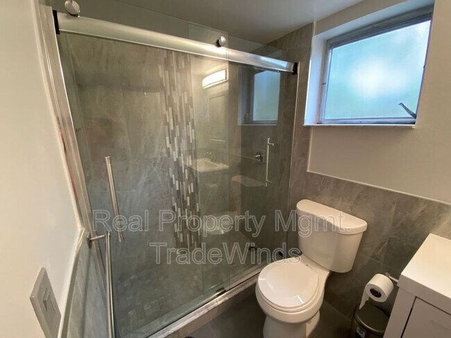 Foto del edificio - 2166 Bradford St