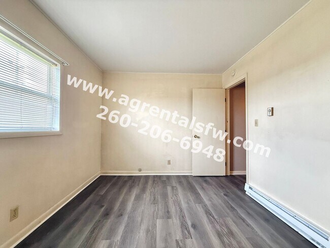 Foto del edificio - 1034 Lewis Pl
