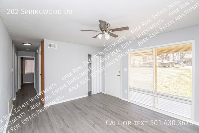 Building Photo - 202 Springwood Dr