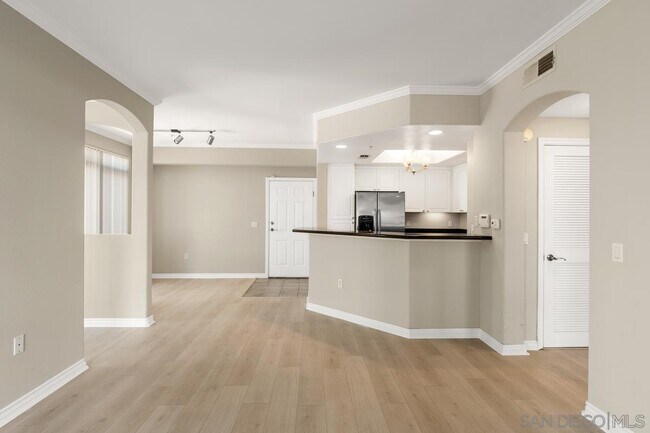 Foto del edificio - 9253 Regents Rd