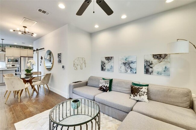 Building Photo - 1311 Justin Ln