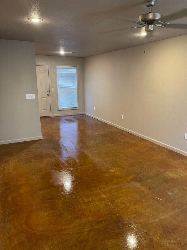 Foto del edificio - "Charming 3-Bedroom Haven with 2.5 Baths i...