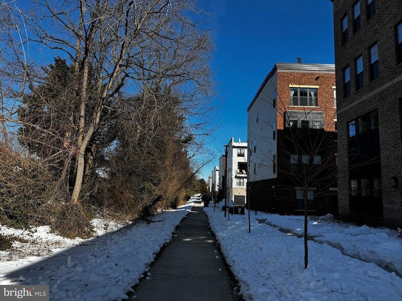 Foto del edificio - 7488 Backett Wood Ter