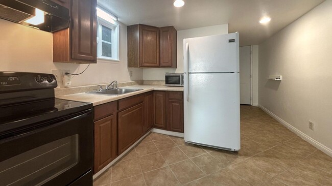 Building Photo - Cozy Studio Apartment in South Redlands!
