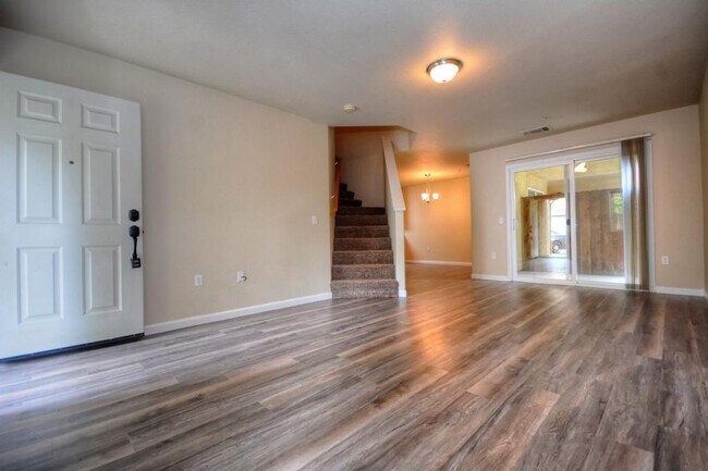 Building Photo - 1100 E Monte Vista Ave, Turlock, CA 95382