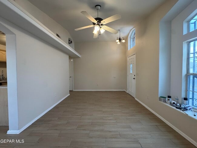 Foto del edificio - 13098 Oscar Chacon