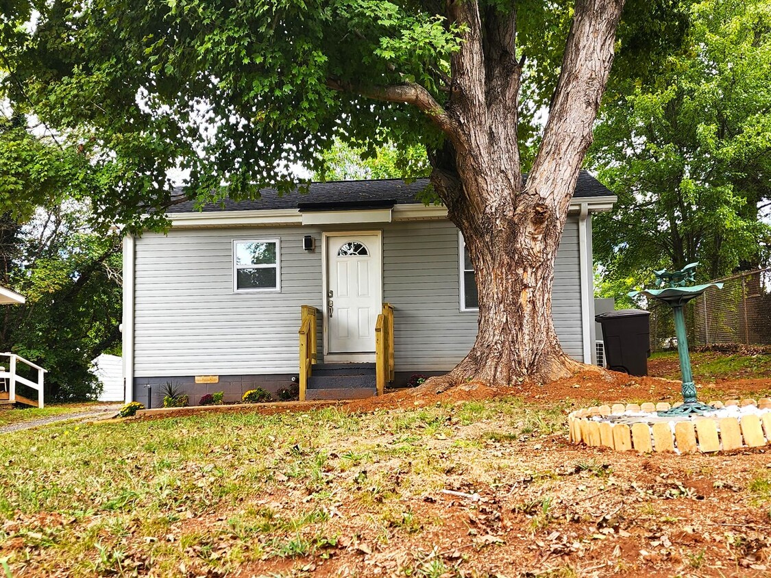 Primary Photo - Charming Newly Remodeled 2-Bedroom Home