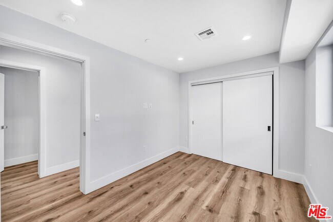 Building Photo - 1218 Magnolia Ave