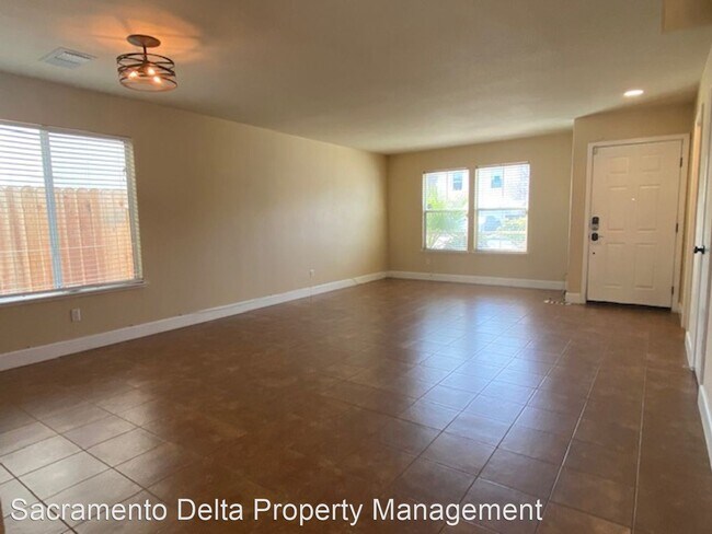 Building Photo - 3 br, 2.5 bath House - 2233 Arnold Drive