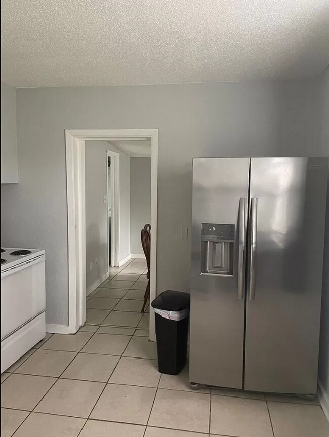 Building Photo - 3 Bed, 1 Bath Family Home Ready Now!