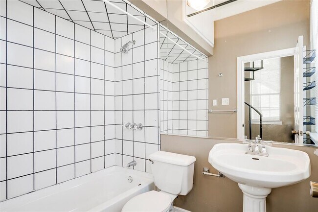 Foto del edificio - 1603 Shoal Creek Blvd