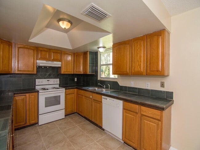 Foto del edificio - 8604 Brookline Ave
